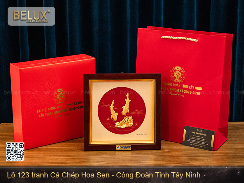 Lô 123 tranh cá chép hoa sen dát vàng 24k